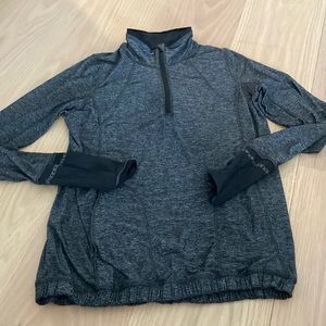 Lululemon 1/2 Zip Pullover with elastic waist size 8